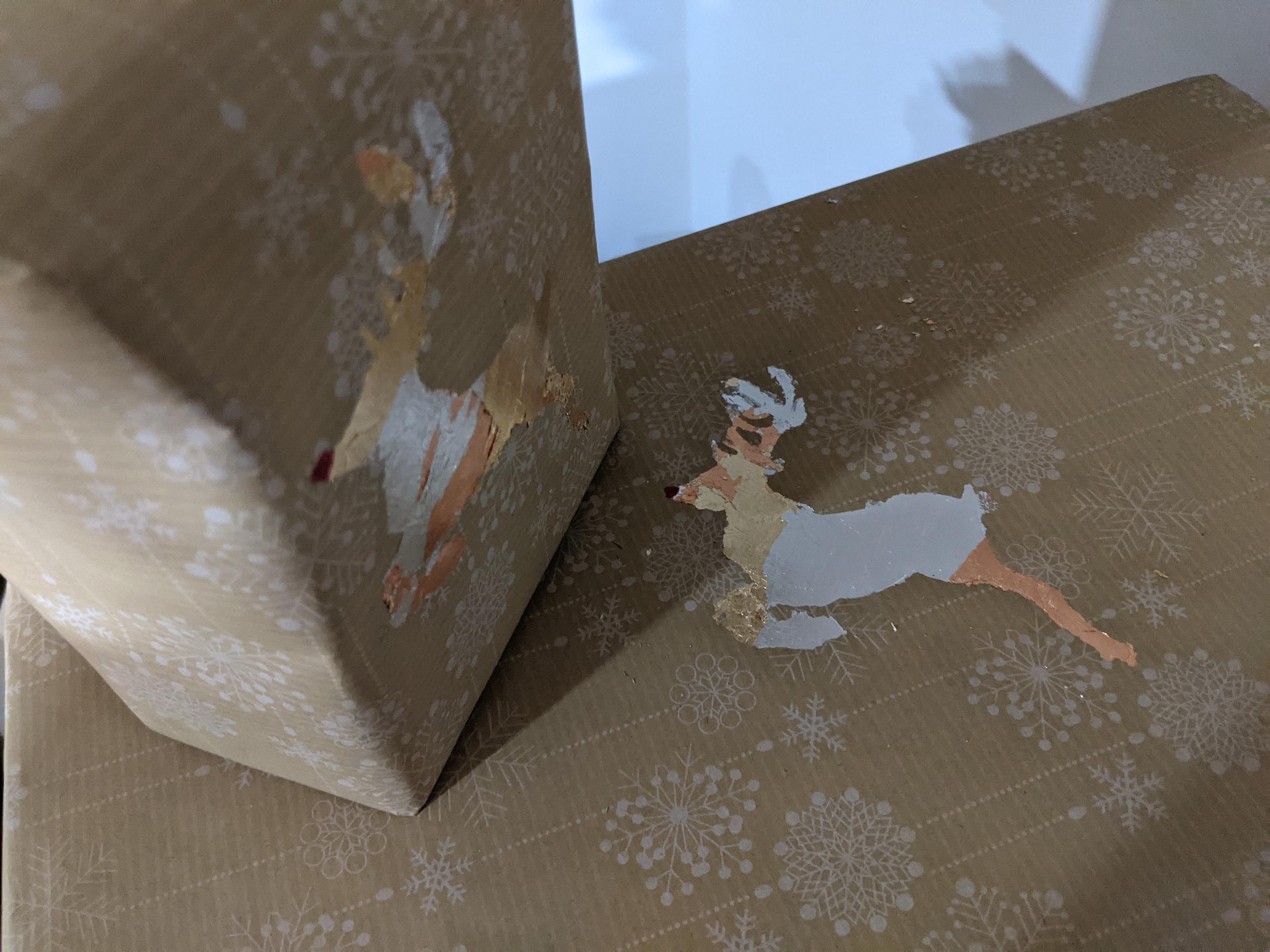 Gold/silver/copper -leaf gift decoration.